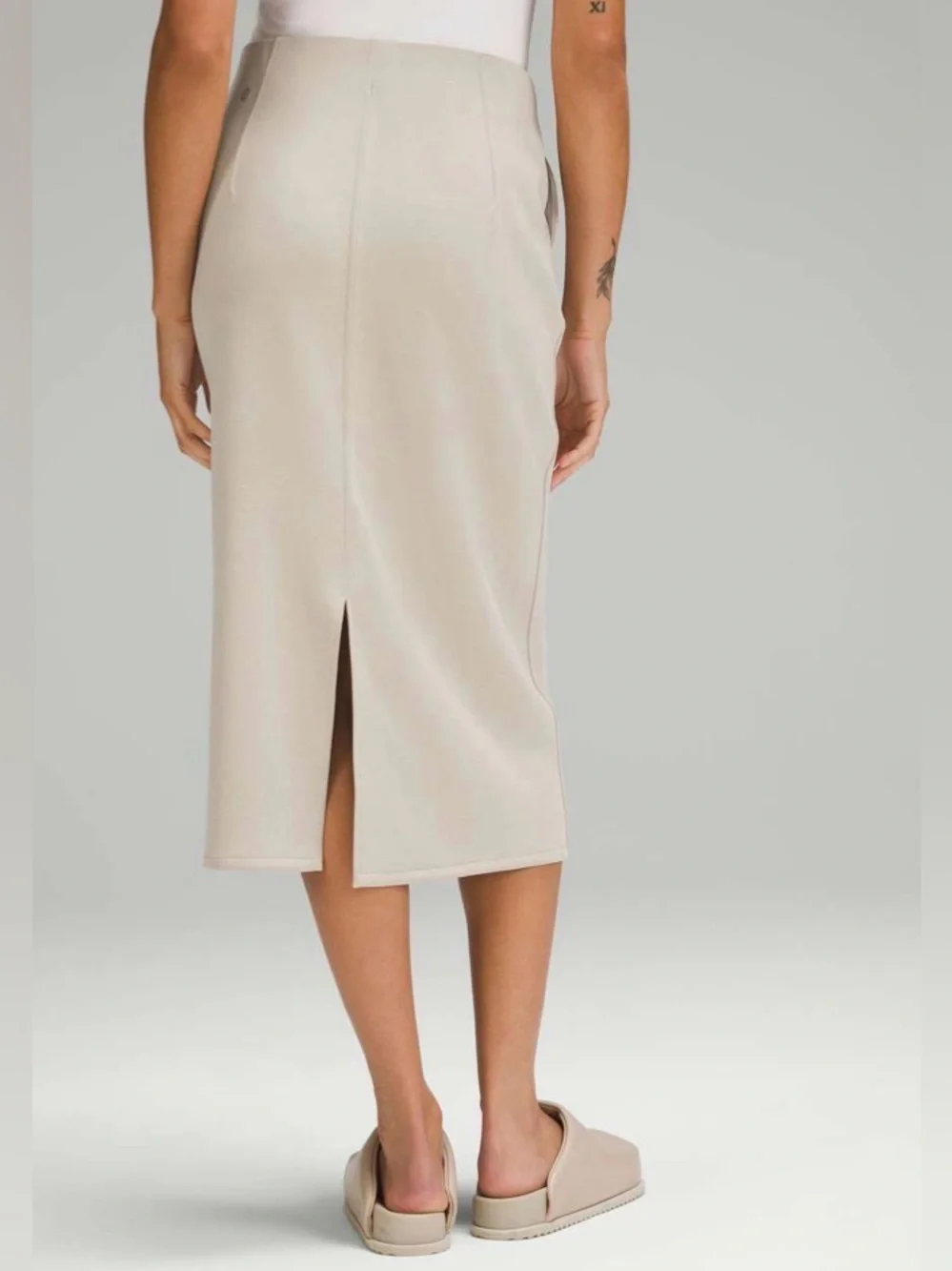 Women’s Lululemon Softstreme High-Rise Midi Skirt Mojave Tan Size 0